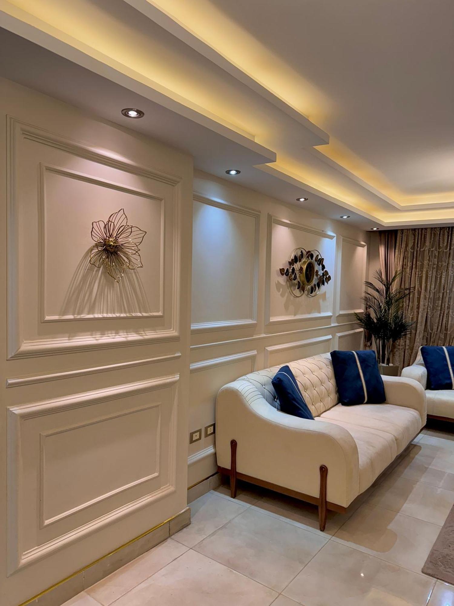 Royal Apartment *